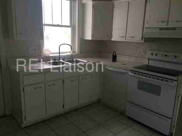 8139 Glen Echo Dr - Photo 2 of 8