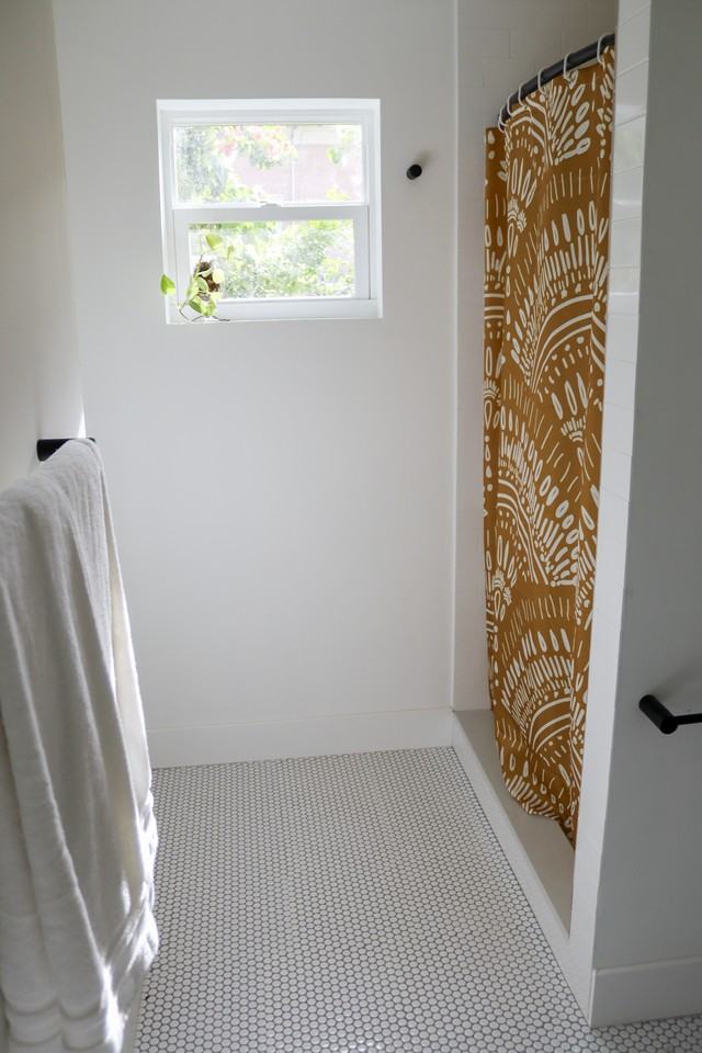 1385 Northeast 132nd Street - Photo 2 of 4