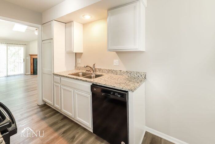 3527 Nw 71st Ter - Photo 3 of 17