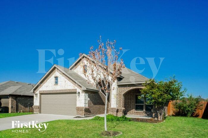 2504 Silver Fox Trl - Photo 2 of 15