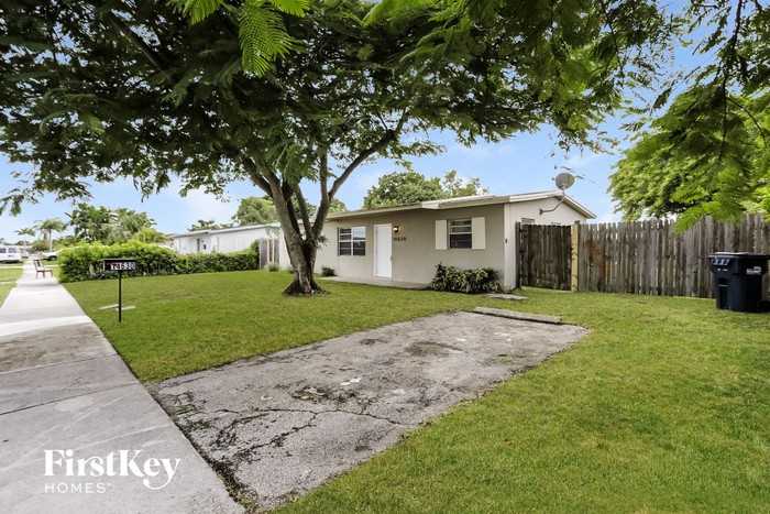 14630 Sw 104th Ave - Photo 2 of 15