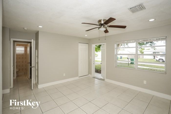 14630 Sw 104th Ave - Photo 3 of 15