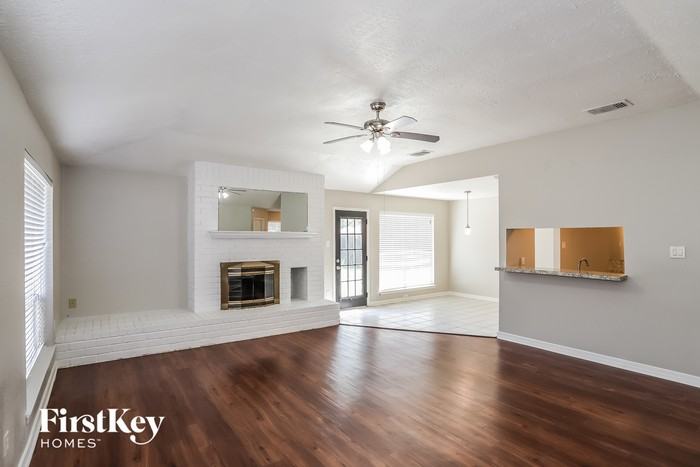 340 Forest Hills Dr - Photo 3 of 15