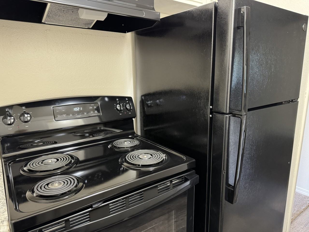 4886 Silverton Rd Ne #00 - Photo 2 of 12