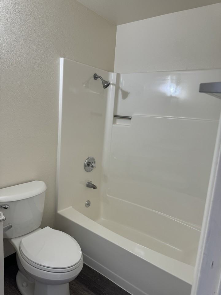 4886 Silverton Rd Ne #00 - Photo 7 of 12
