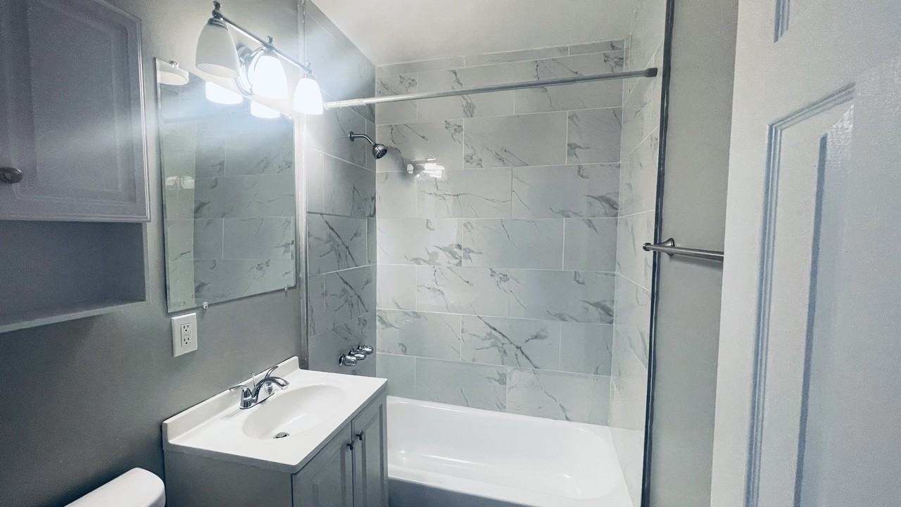 3351 Marine Ave #04 - Photo 3 of 4