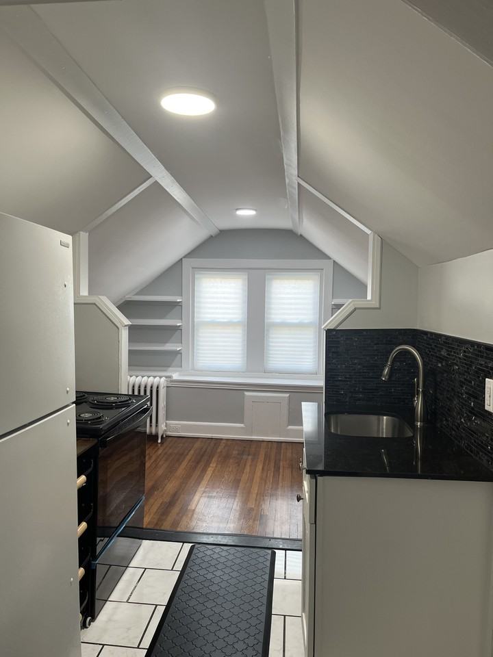 302 N Maple Ave #FL3 - Photo 3 of 6