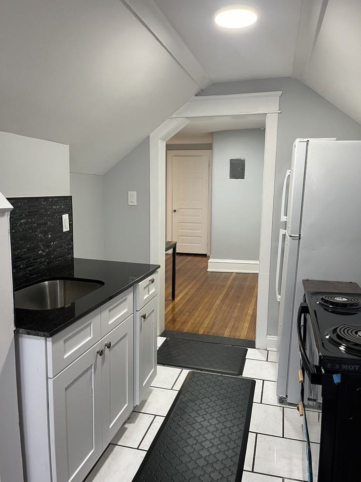 302 N Maple Ave #FL3 - Photo 4 of 6