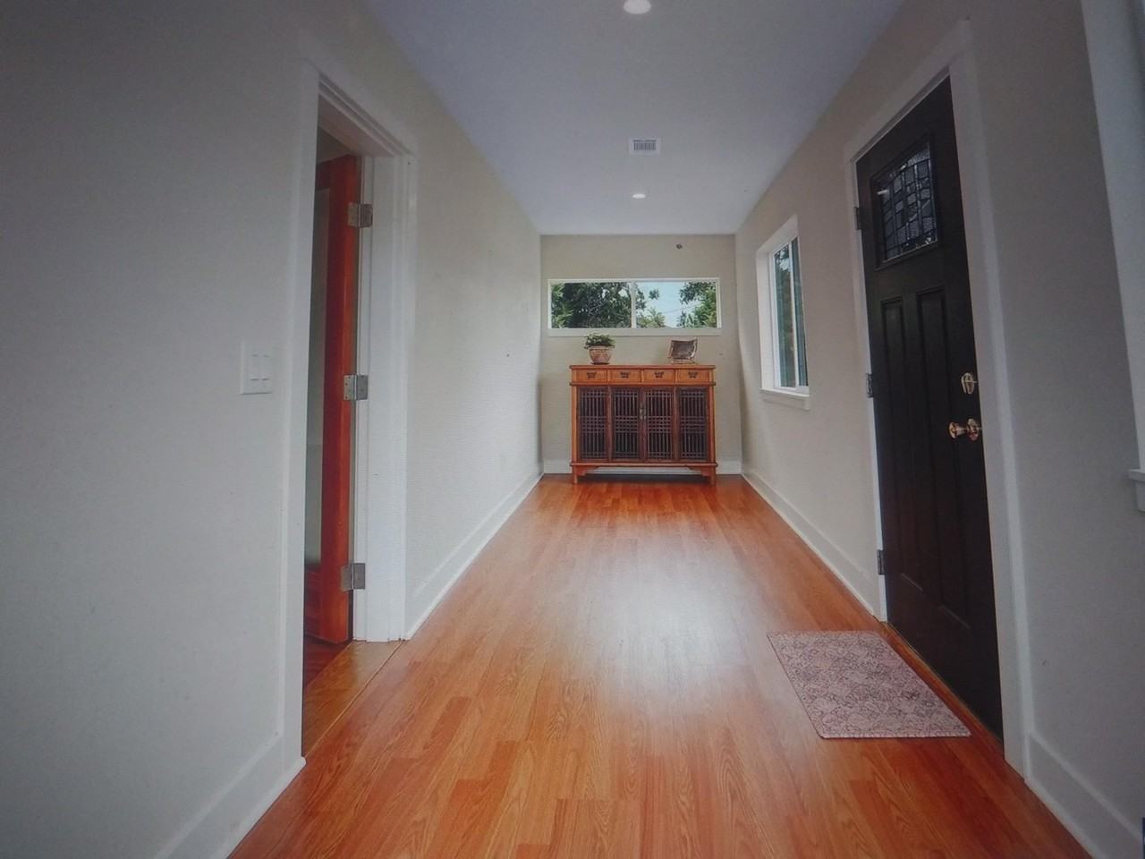 1845 Berry St Se #NA - Photo 2 of 9