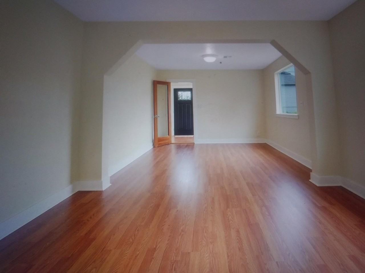 1845 Berry St Se #NA - Photo 3 of 9