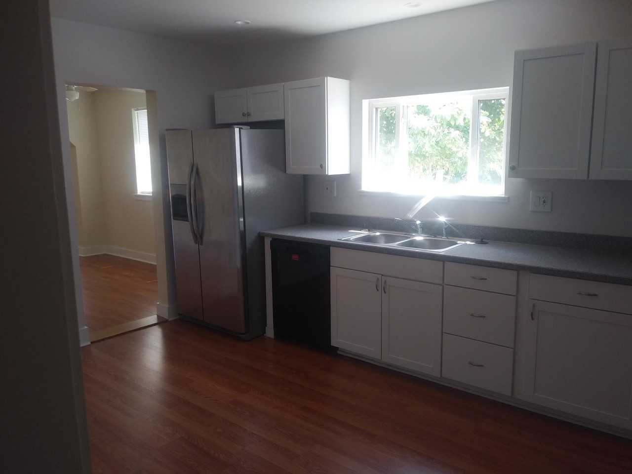 1845 Berry St Se #NA - Photo 5 of 9