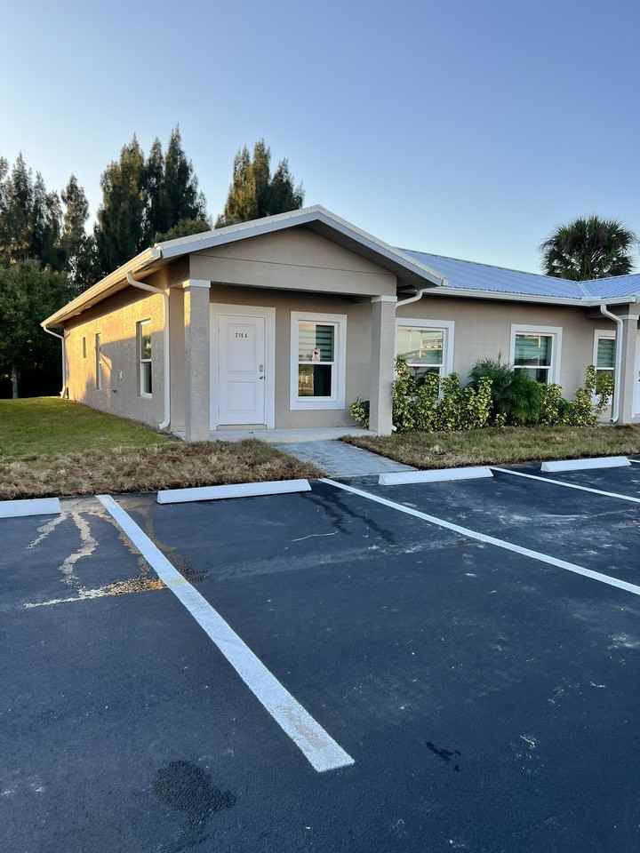 216 Nw 16th St #A - Photo 2 of 21