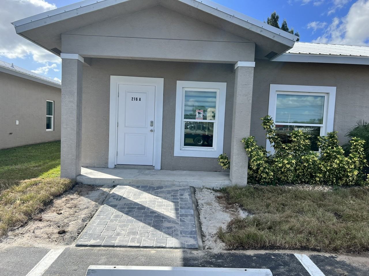 216 Nw 16th St #A - Photo 3 of 21