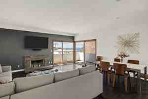 featured image of 124 15th St #B