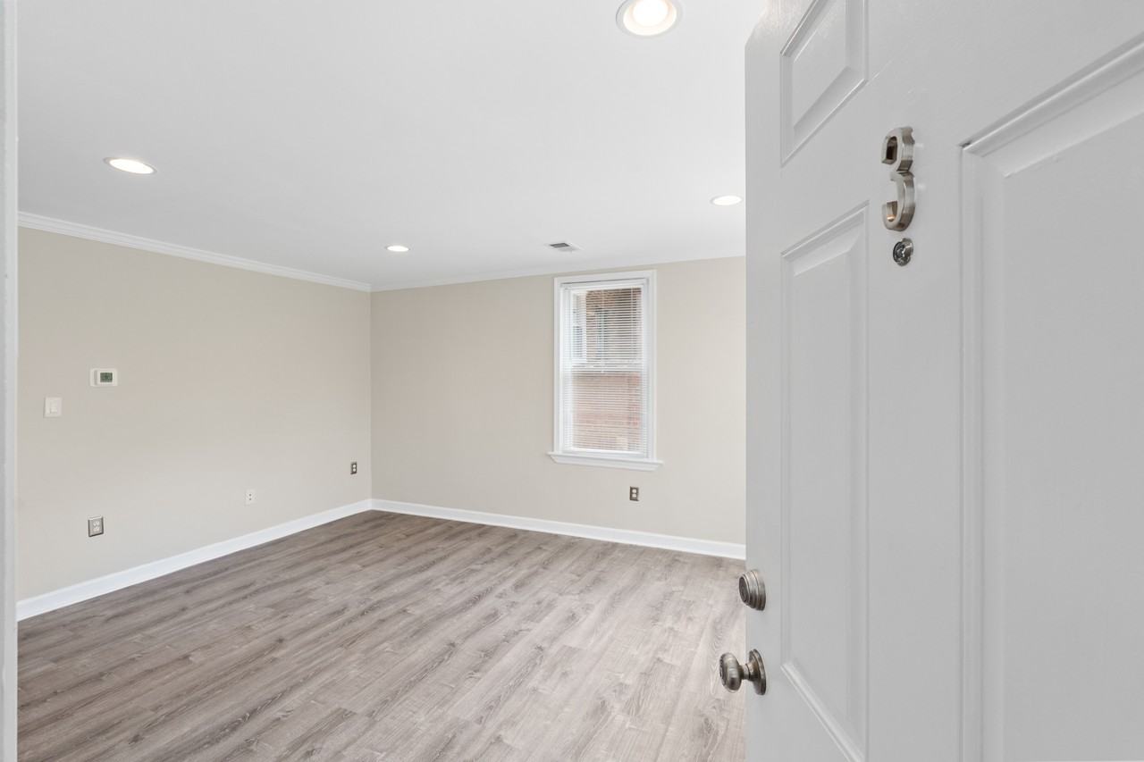 566 Malcolm X Ave Se #3 - Photo 4 of 28