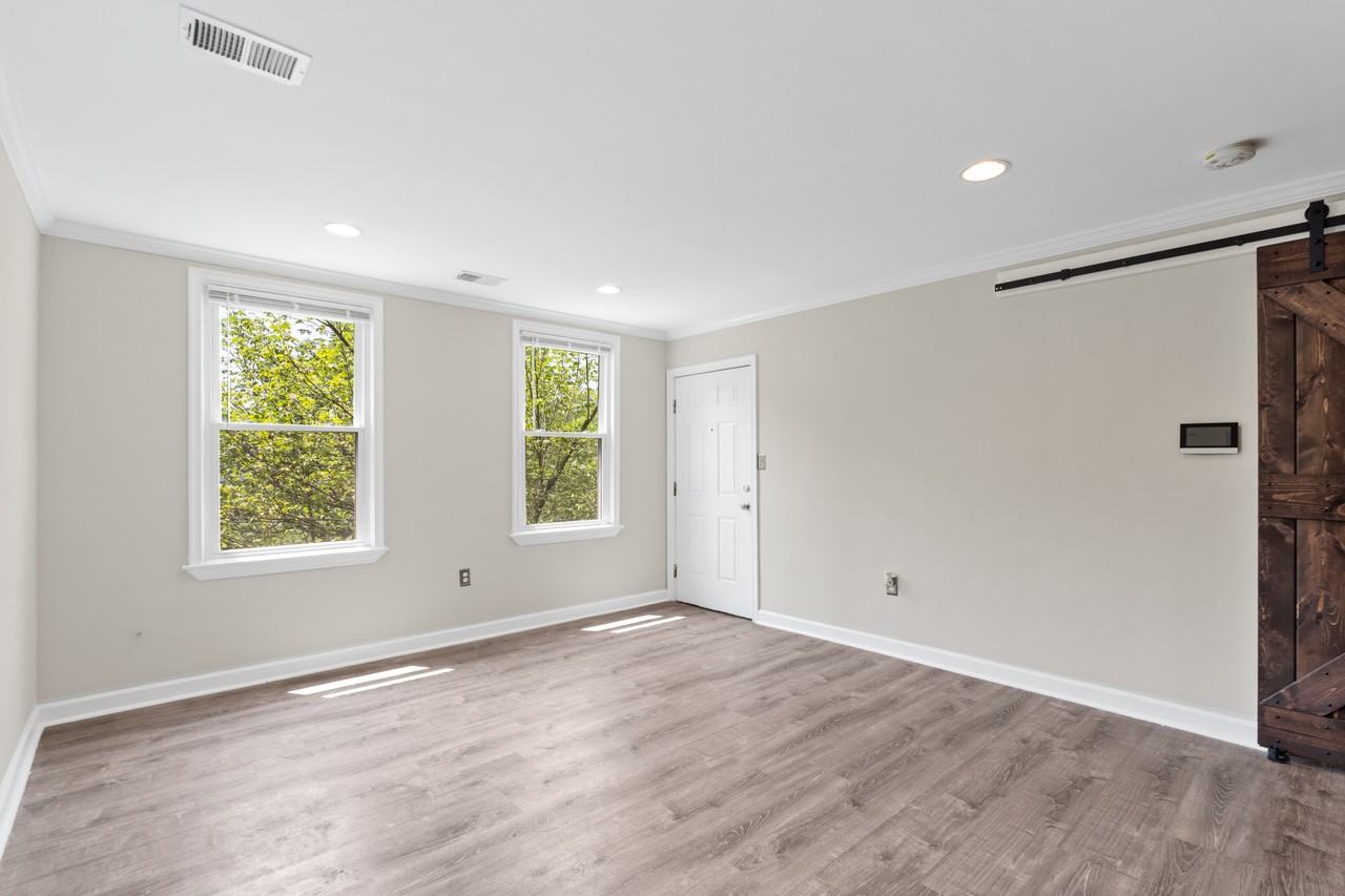 566 Malcolm X Ave Se #3 - Photo 5 of 28
