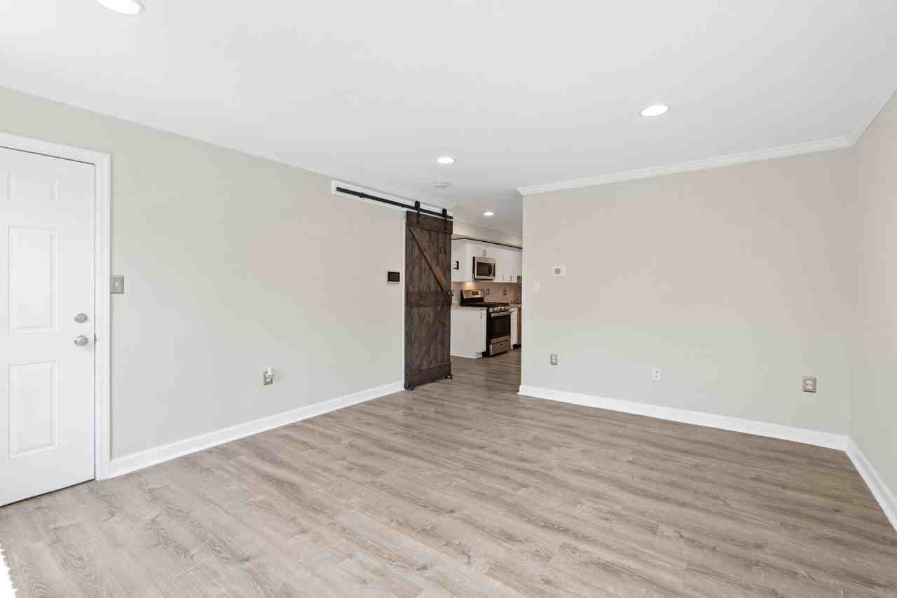 566 Malcolm X Ave Se #3 - Photo 7 of 28