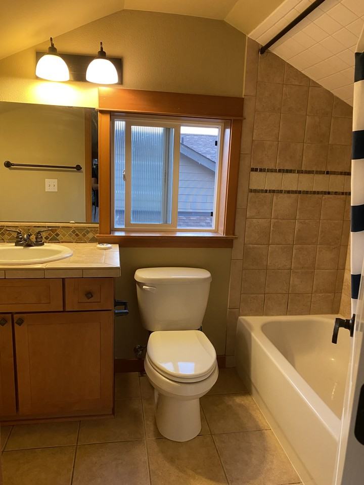 5010 12th Ave Ne #A - Photo 7 of 14