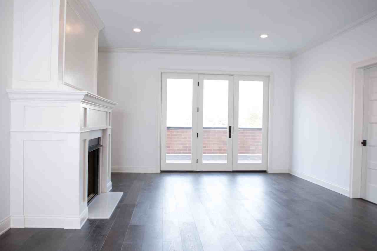 936 N High St - Photo 4 of 50