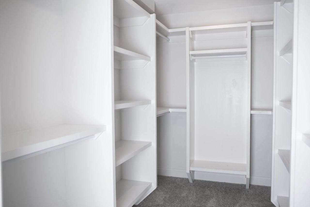 936 N High St - Photo 5 of 50