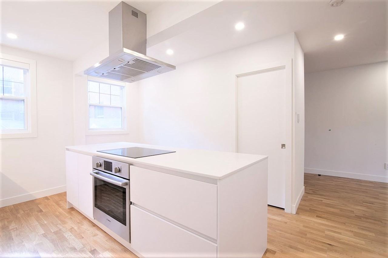 5550 Snowdon Street Apartments 5552 Rue Snowdon, Montréal, QC H3X 1Y9