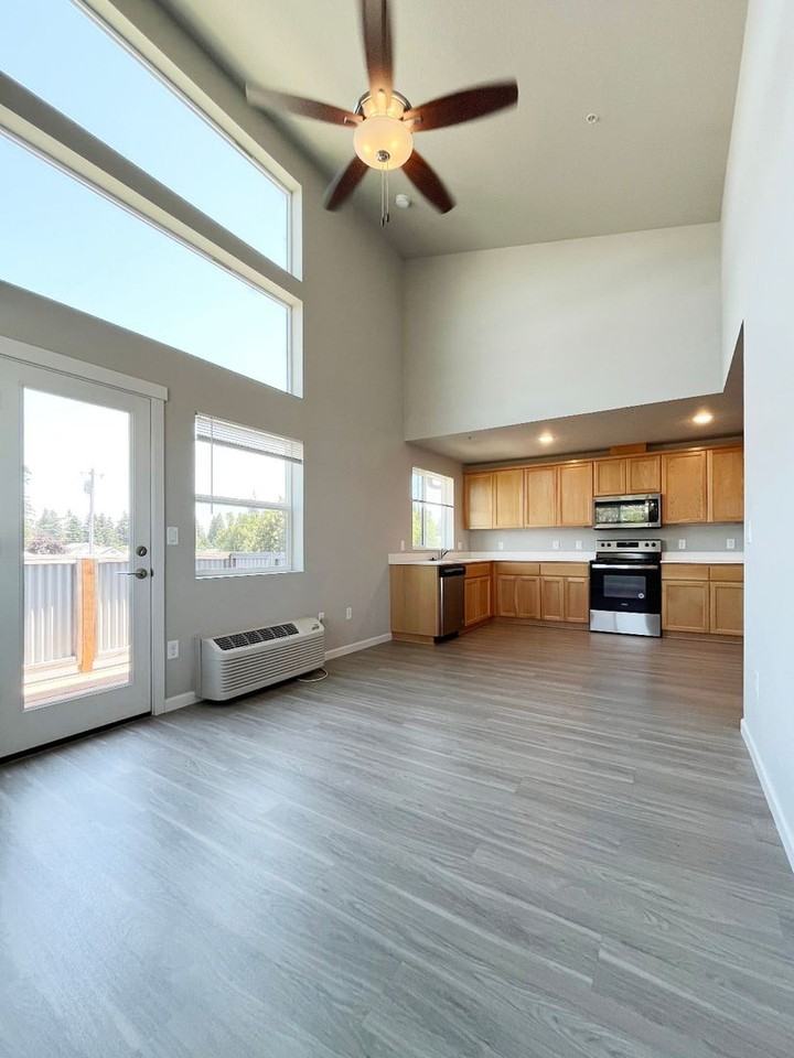 060-Sonic River Apartments - Photo 2 of 34