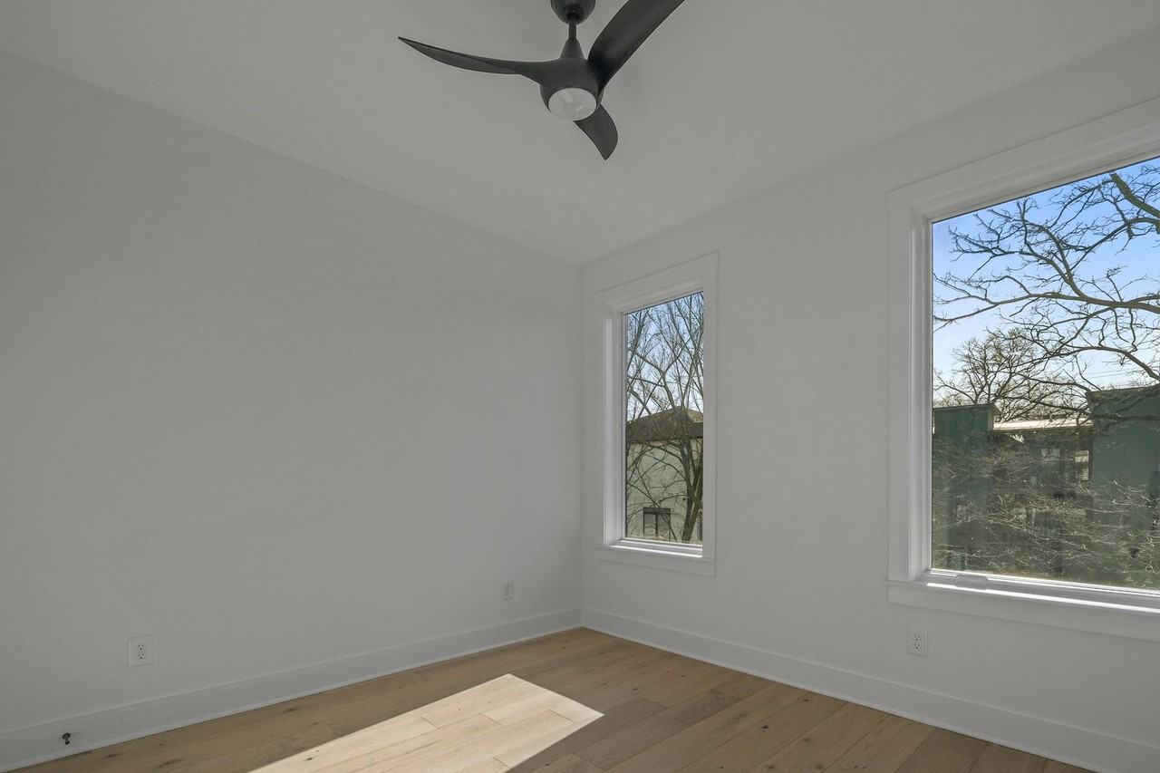 115 N 9th St #D - Photo 6 of 31