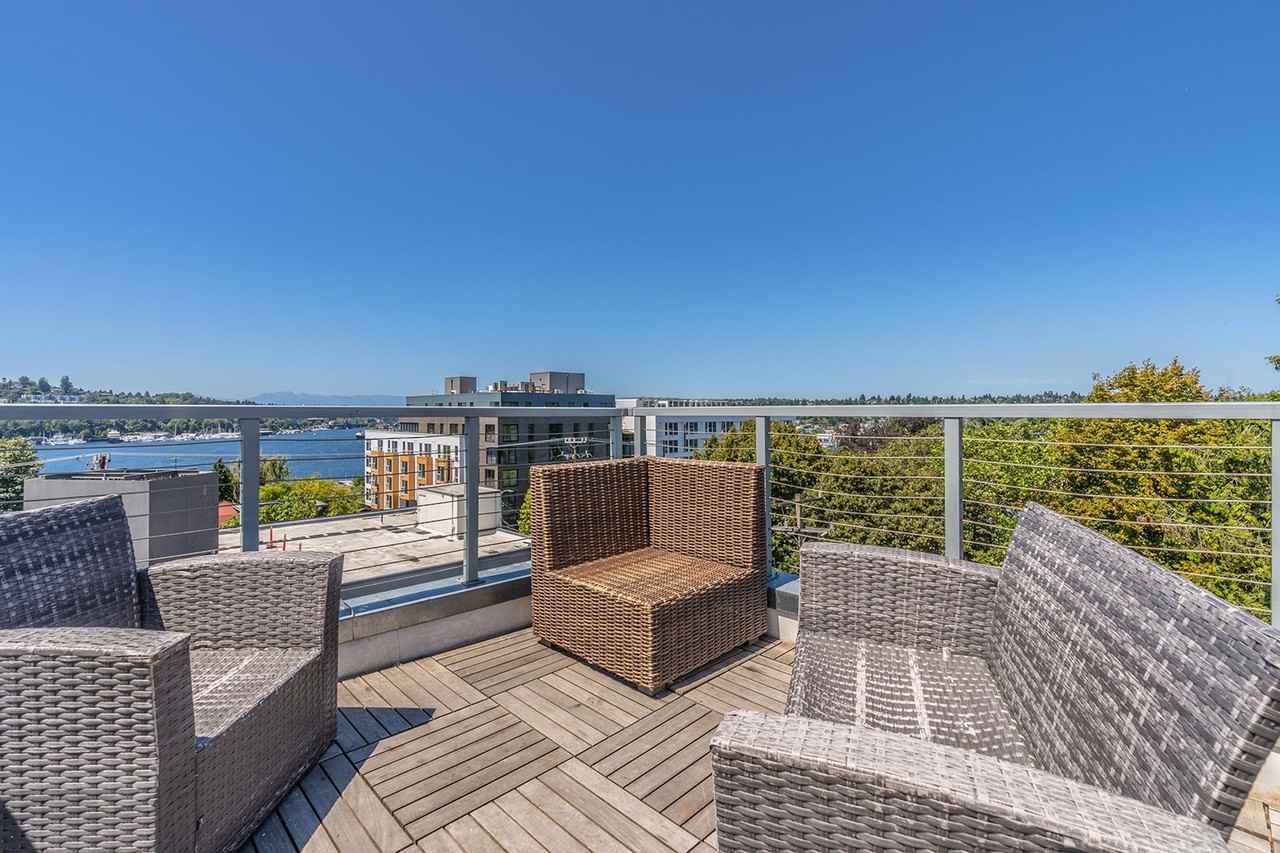 2371 Franklin Apartments in Eastlake - Photo 6 of 11