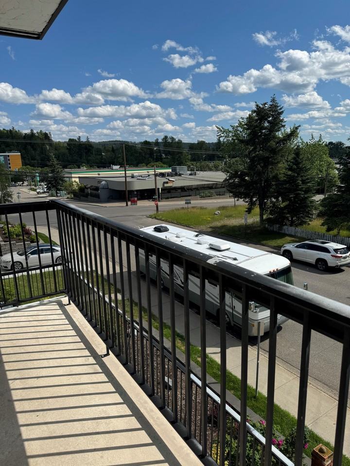 1654 300-111 - 1654 - 10th Avenue #202 - Photo 2 of 10