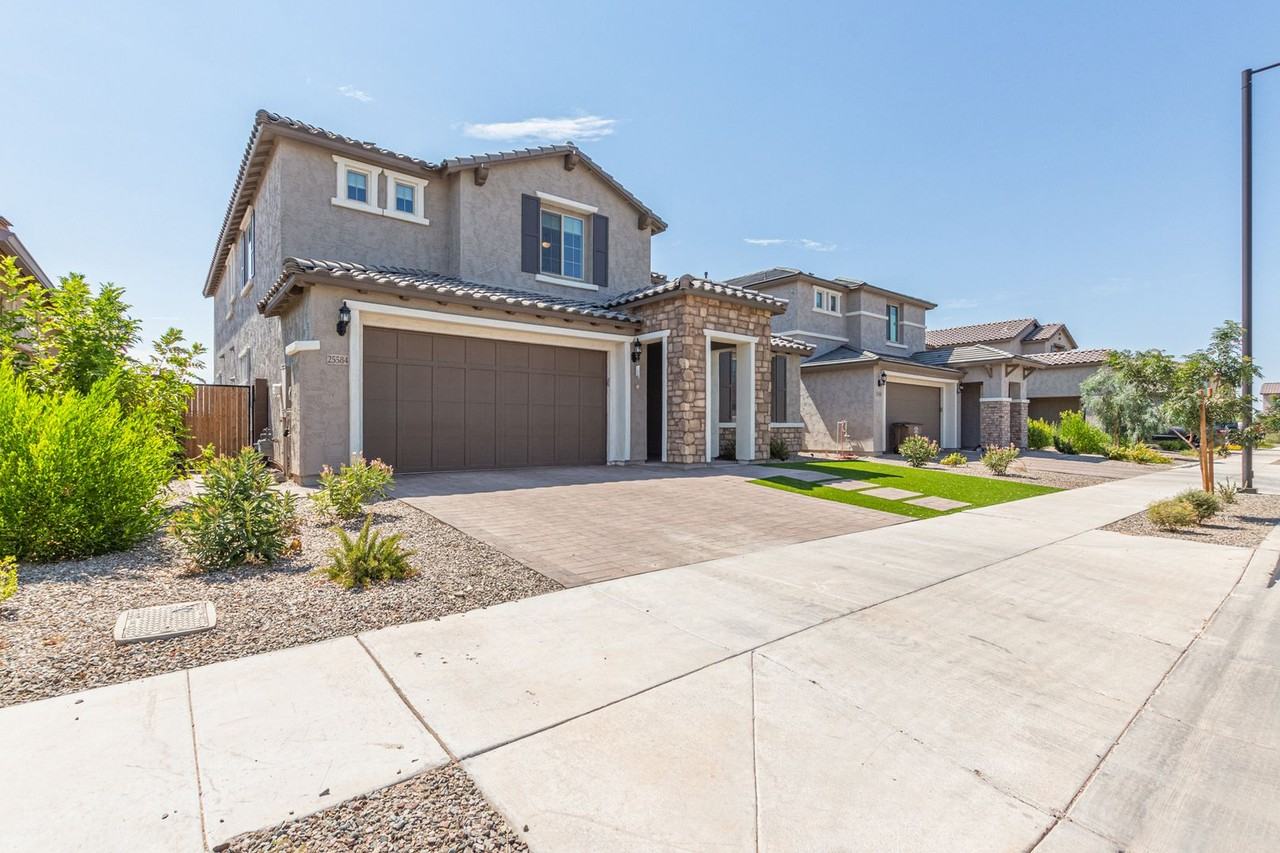 25584 S 230th St - Photo 3 of 50