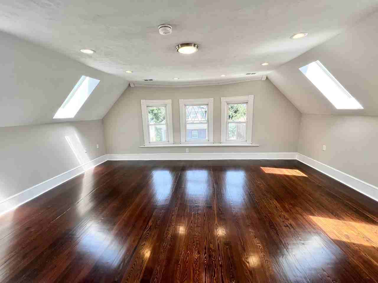 9 Abbotsford St - Photo 6 of 16