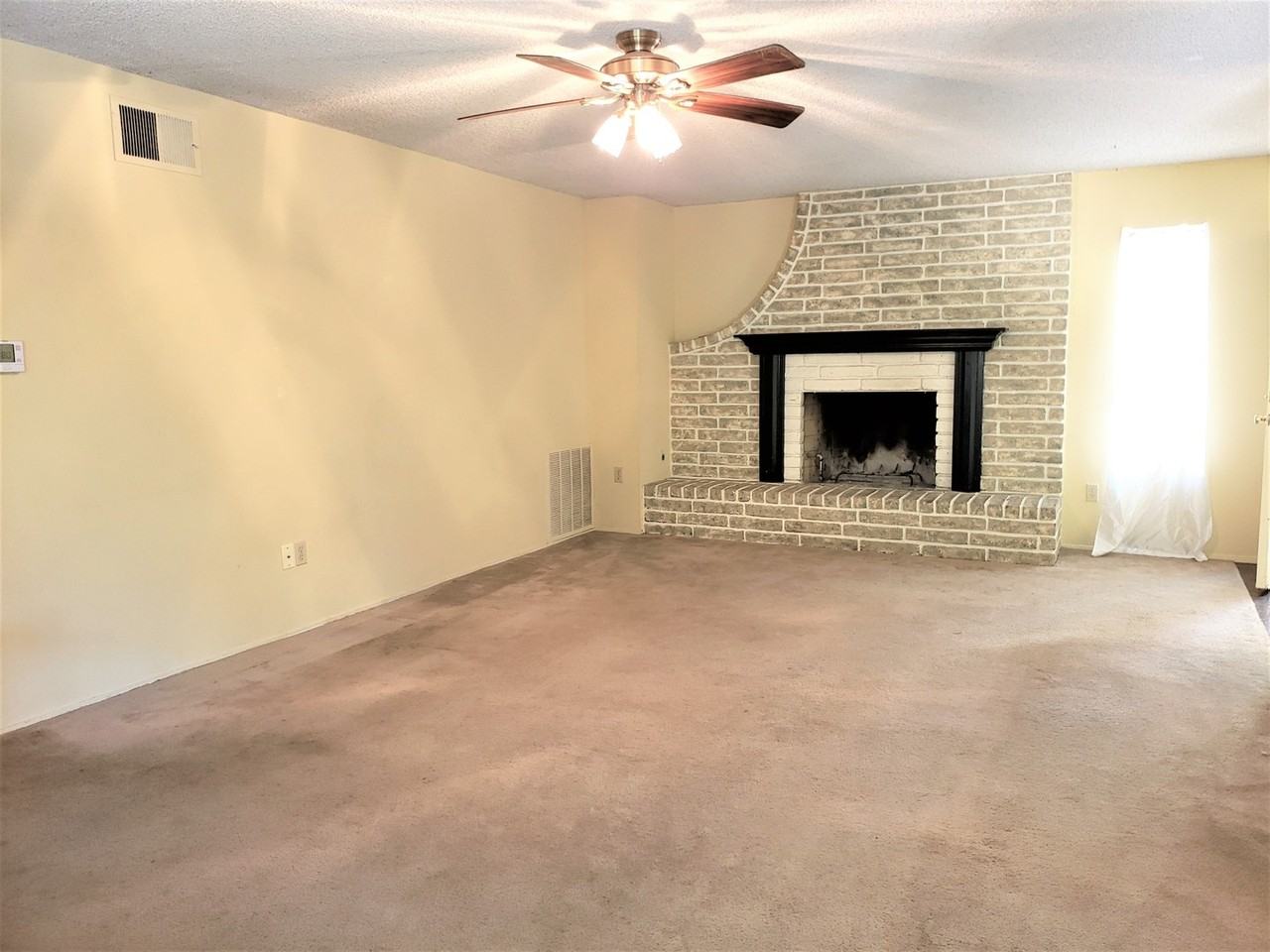 230 Dewane Dr - Photo 3 of 22