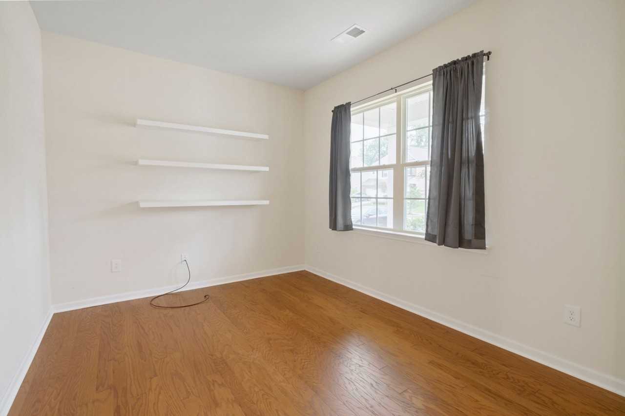 10329 Ebbets Rd - Photo 4 of 47