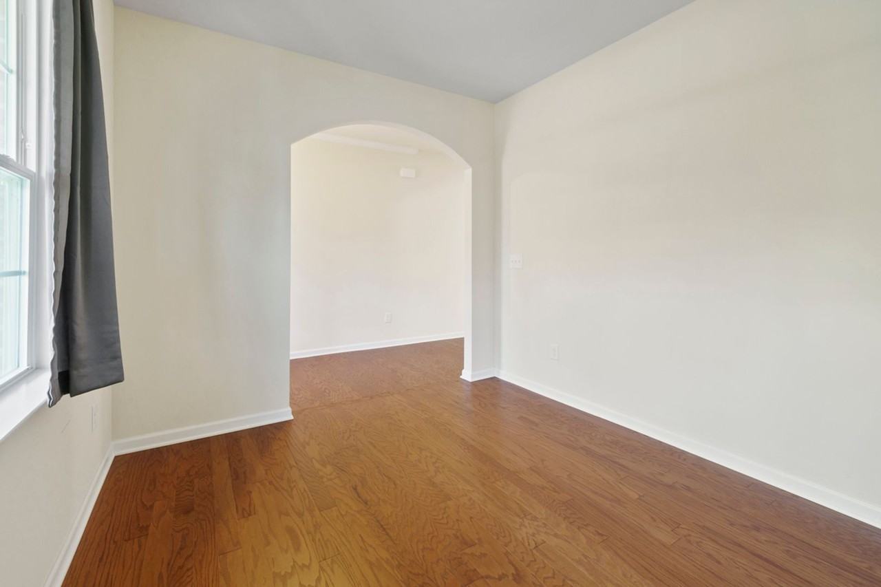 10329 Ebbets Rd - Photo 5 of 47