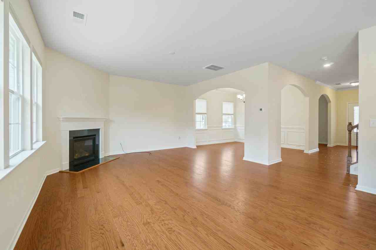 10329 Ebbets Rd - Photo 7 of 47