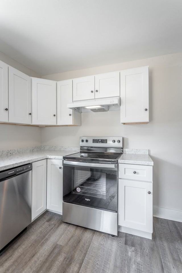 2306 E 17th St - Photo 6 of 37