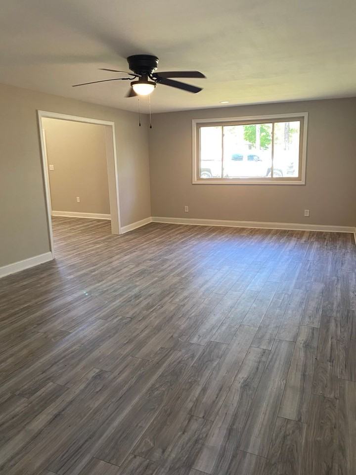 523 Sardis St - Photo 5 of 15