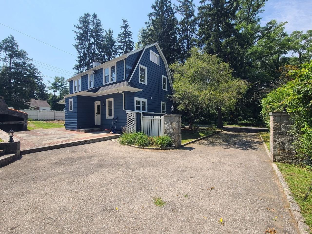 2 Beach Rd - Photo 3 of 31