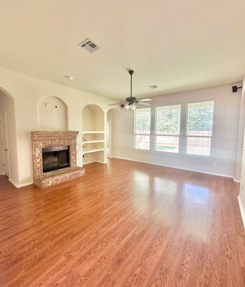 1328 Bull Horn Loop - Photo 3 of 17