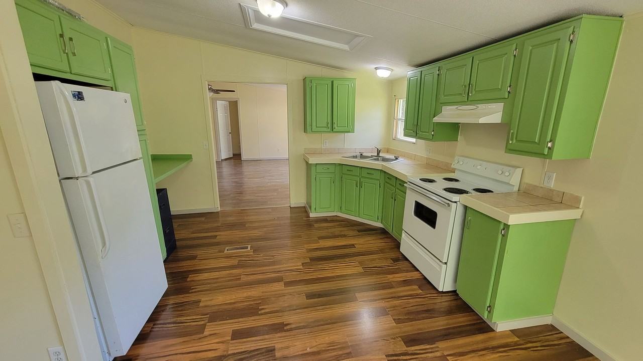 107 American Airline Rd - Photo 3 of 13
