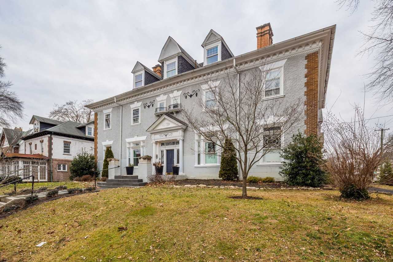 D'Ancona Mansion - Photo 2 of 10