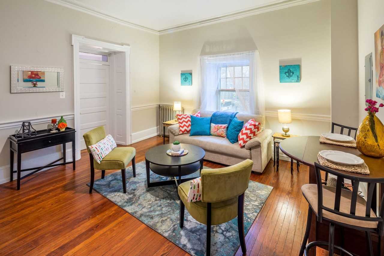 D'Ancona Mansion - Photo 5 of 10