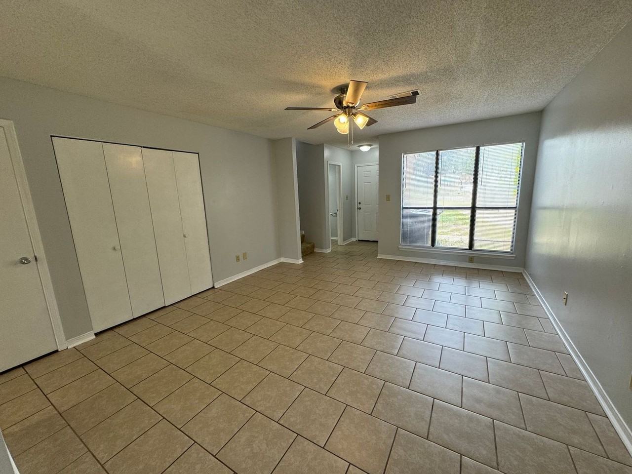 2810 Villa Woods Cir - Photo 4 of 22