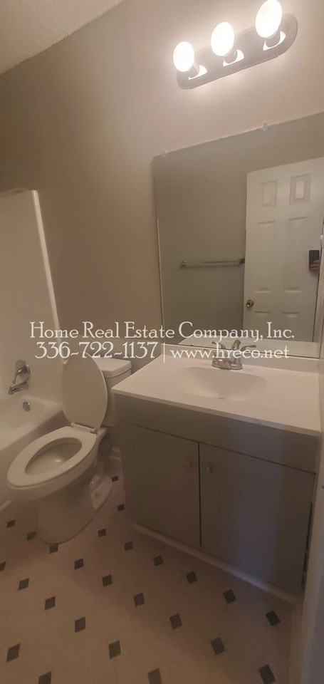 3015 Broadbay Dr #H - Photo 7 of 9