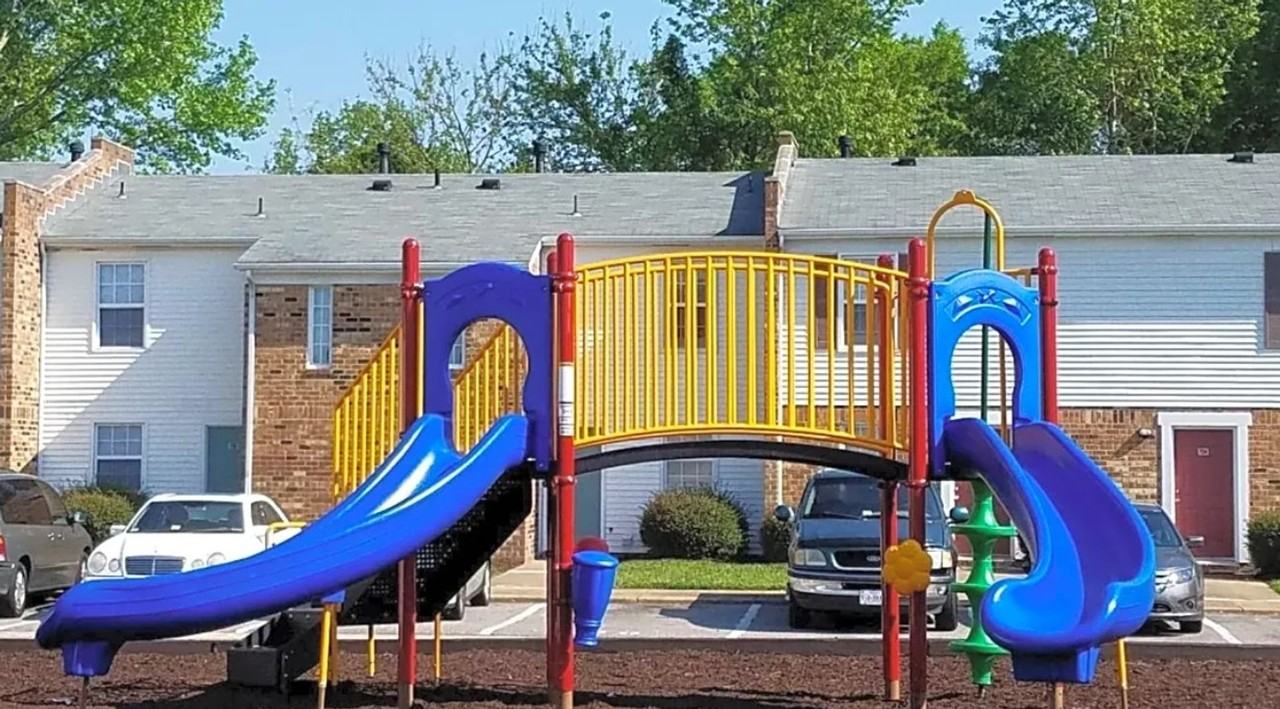 Welcome Home to The Grand at Mallard Manor! - Photo 4 of 35