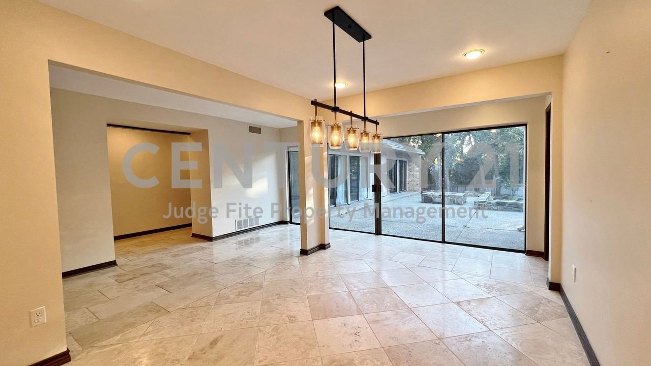 3820 Wimbleton Ct - Photo 2 of 11