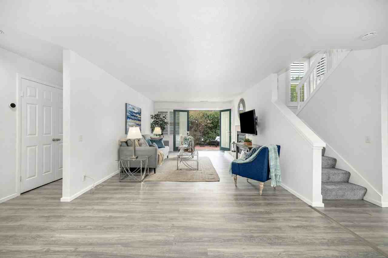 658 Centre Ct - Photo 5 of 28
