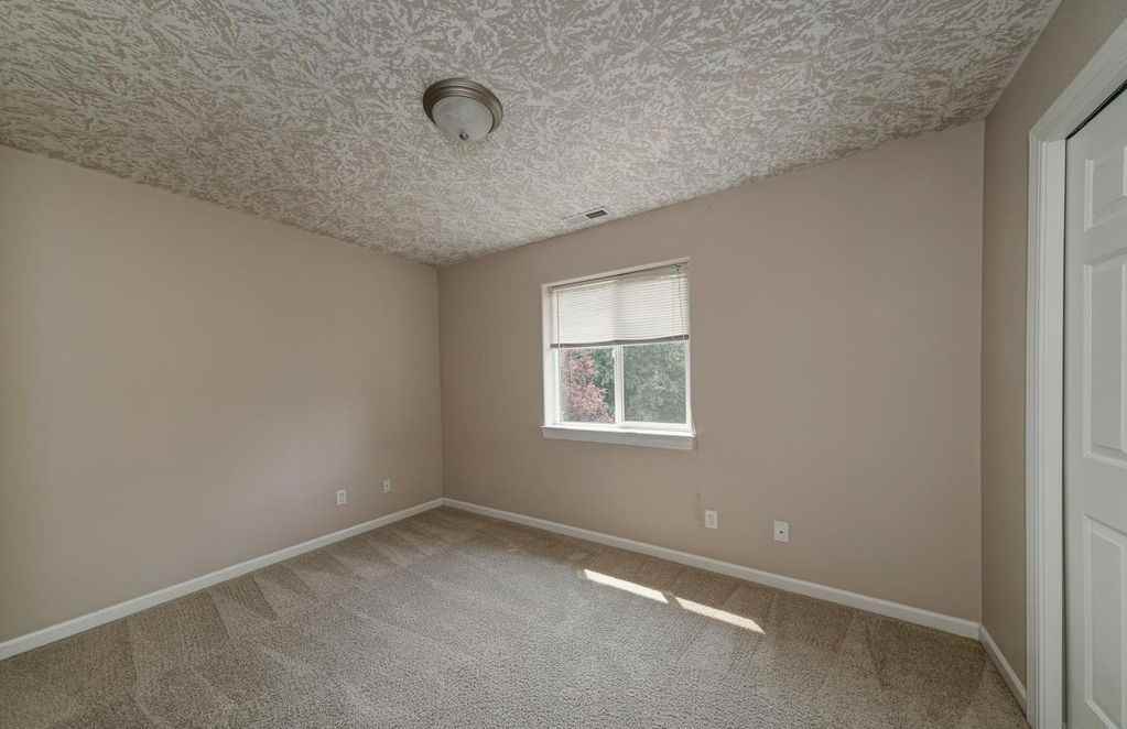 2174 Laurine Ct Ne - Photo 6 of 16