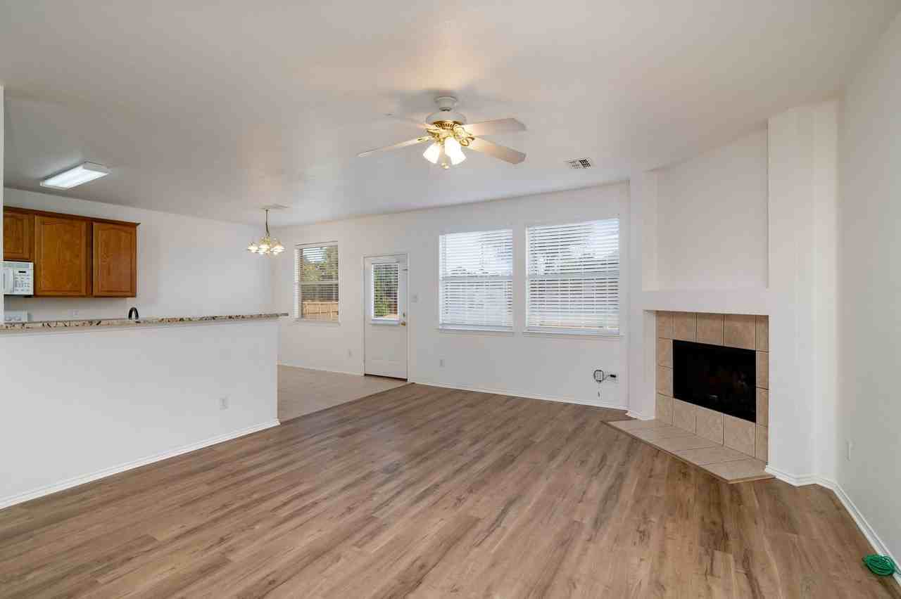 9600 Bull Creek Dr - Photo 7 of 31