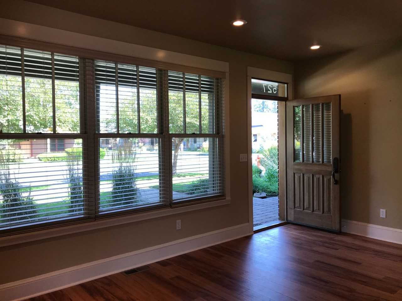 527 W Jefferson Ave - Photo 3 of 17